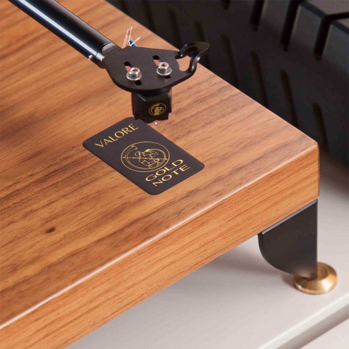 Gold Note Valore 425 Plus Turntable - Walnut Real Vaneer