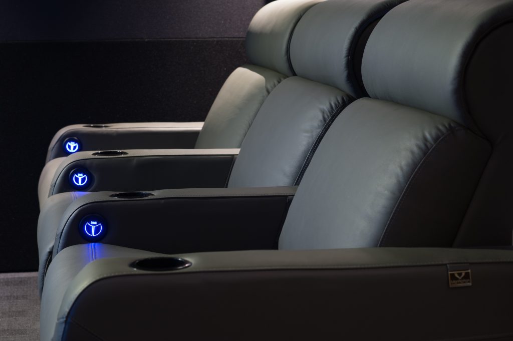 Manhattan Chairs - NEW YORK PRO SERIES (Straight)