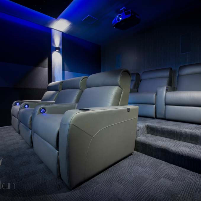 Manhattan Chairs - NEW YORK PRO SERIES (Straight)