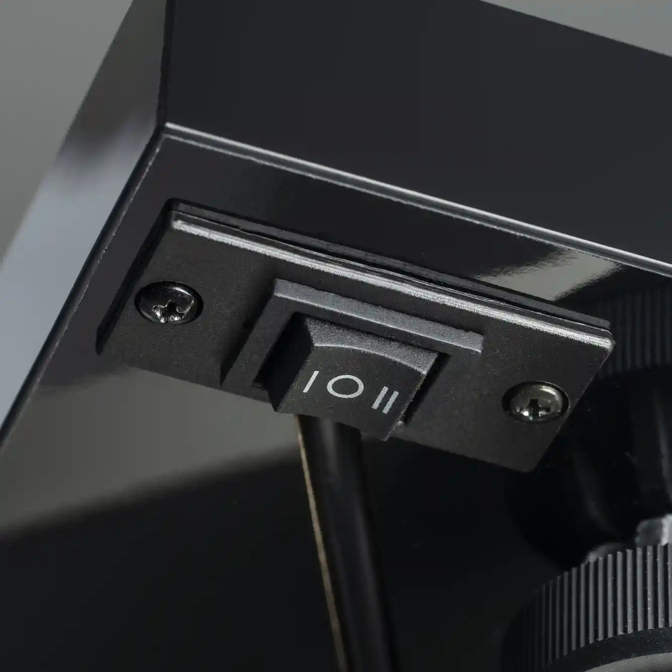 Pro-Ject Debut Carbon Classic Turntable with Ortofon 2M Red Cartridge - Black | Walnut