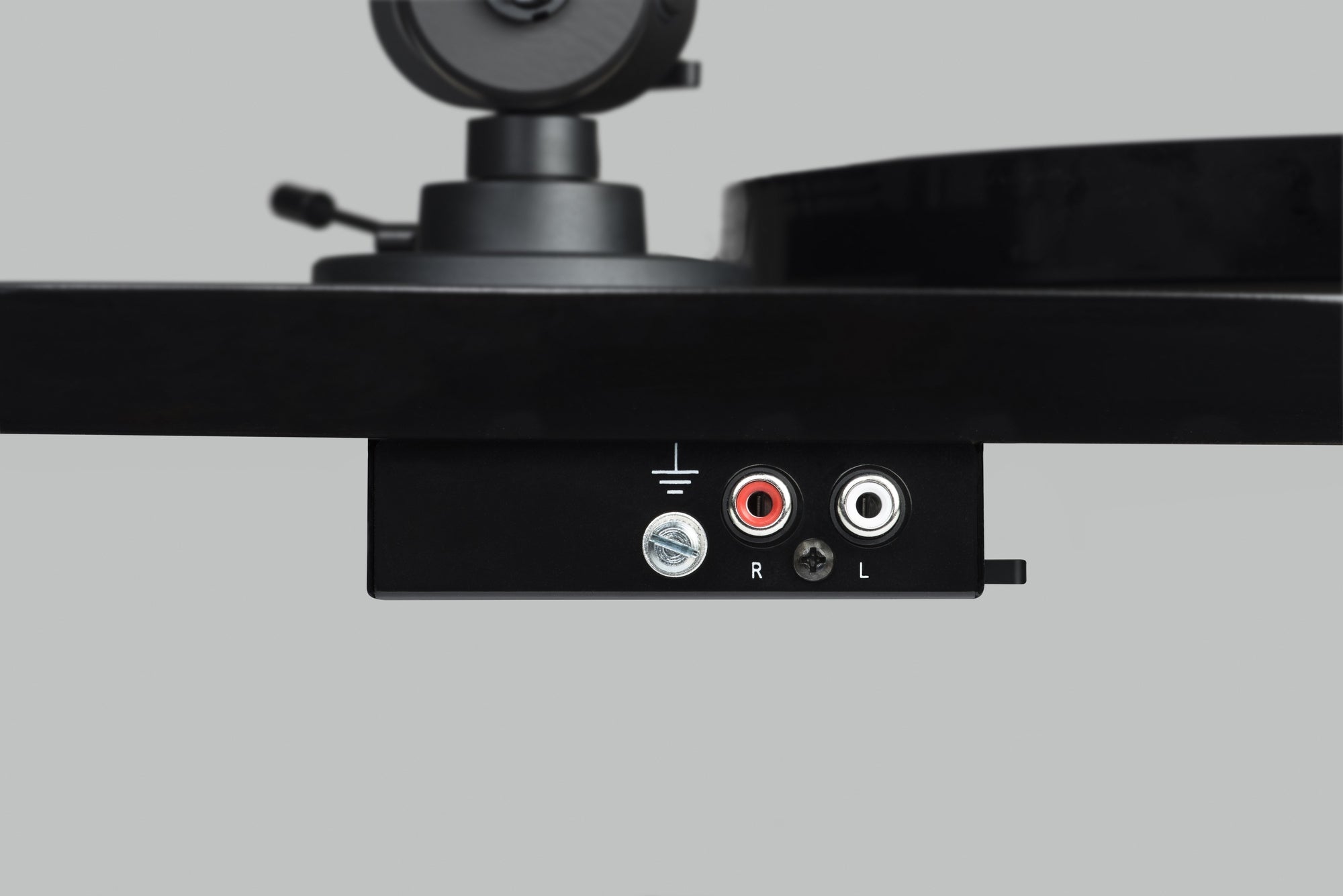 Pro-Ject E1 PHONO Turntable with Pick It MM E Cartridge