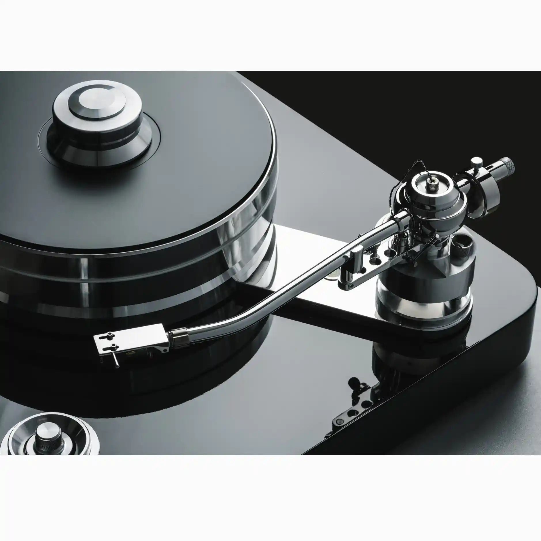 Pro-Ject Signature 12.2 turntable