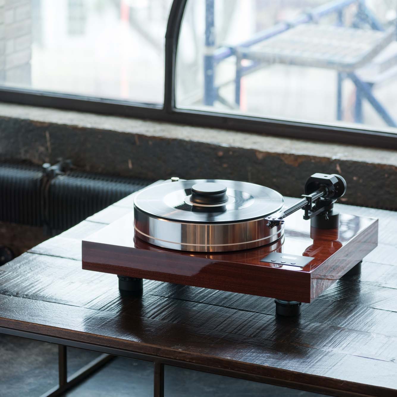 Pro-Ject Xtension 10 Evolution Turntable fitted with Cadenze Red Cartridge - Mahogany