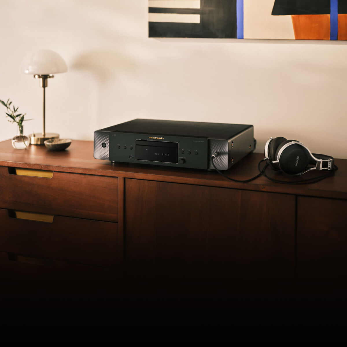Marantz CD 70 Black in a home hi-fi setting