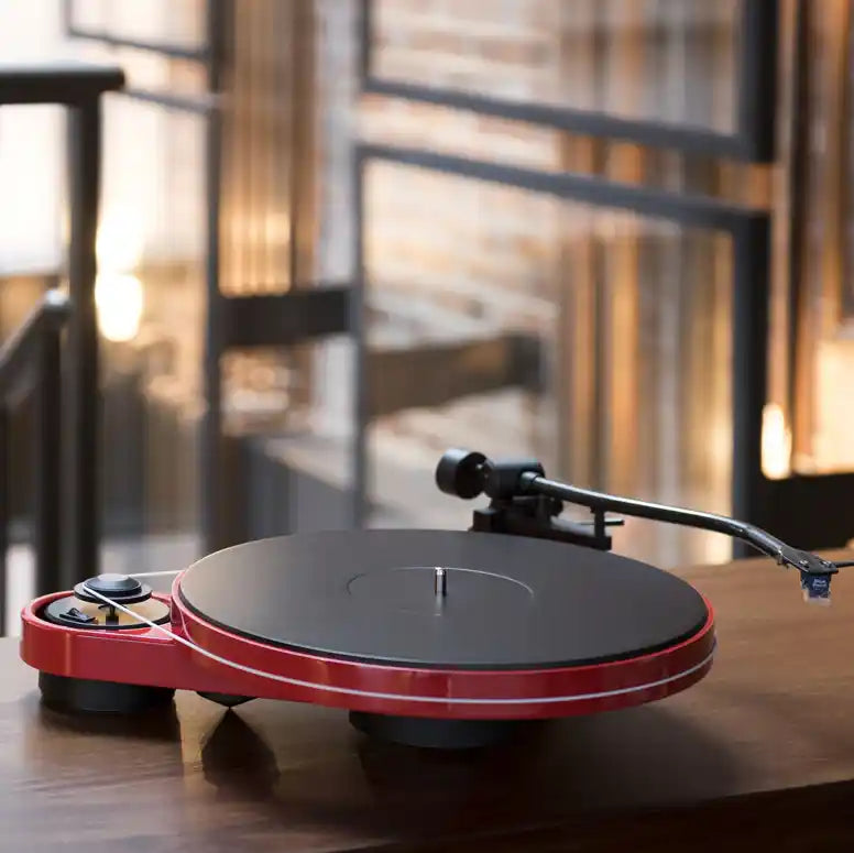 Pro-Ject RPM 3 Carbon Turntable with Ortofon 2M Silver Cartridge