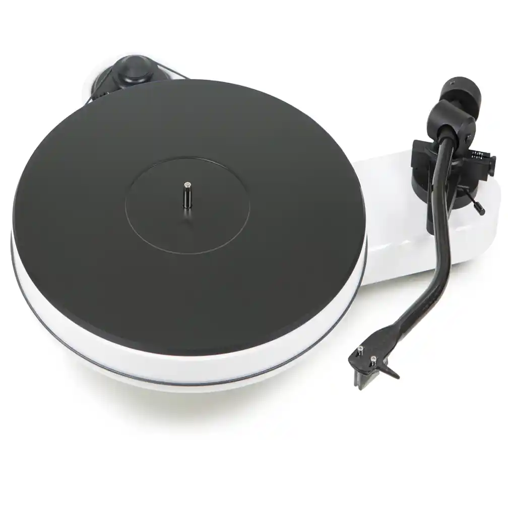 Pro-Ject RPM 3 Carbon Turntable with Ortofon 2M Silver Cartridge