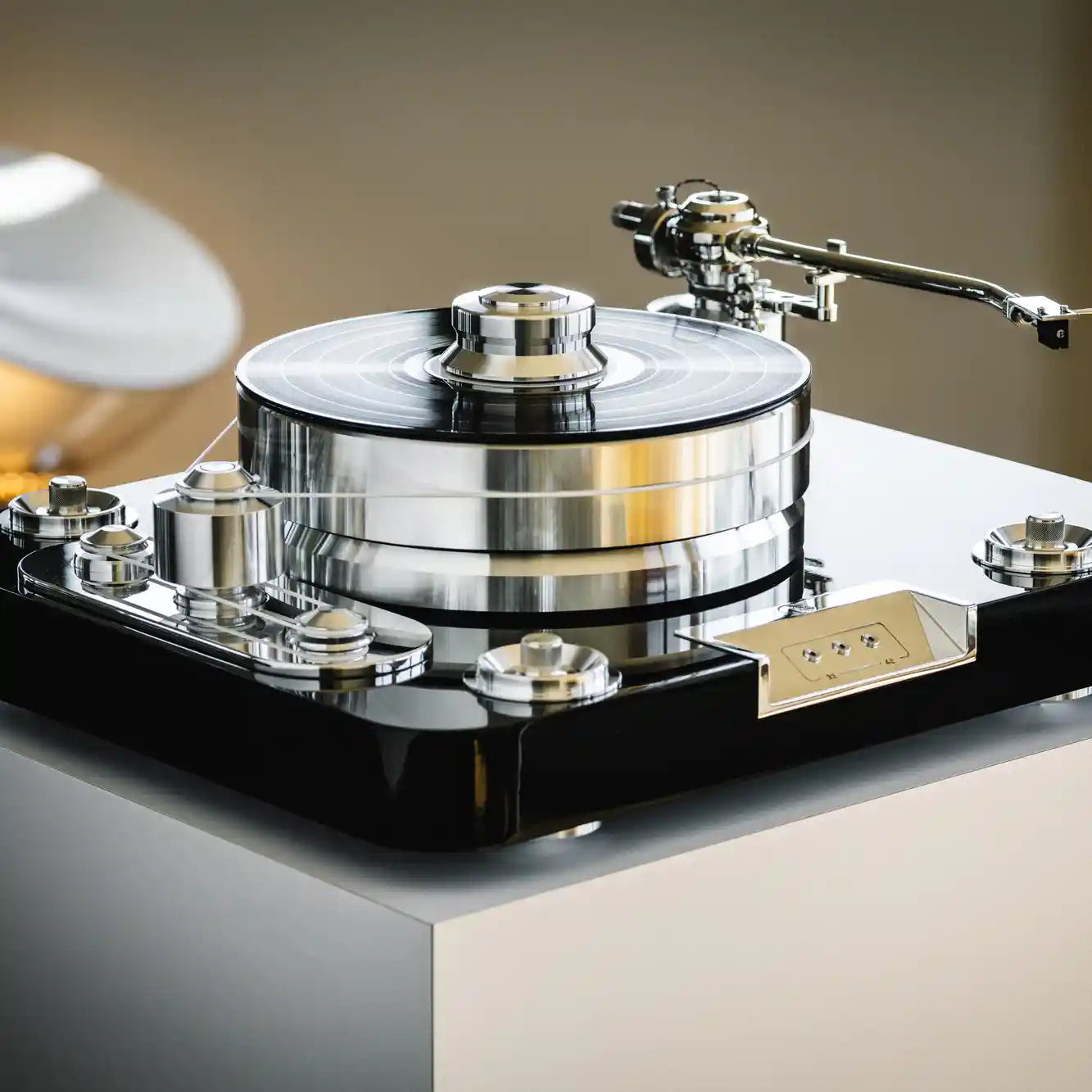 Pro-Ject Signature 12.2 turntable