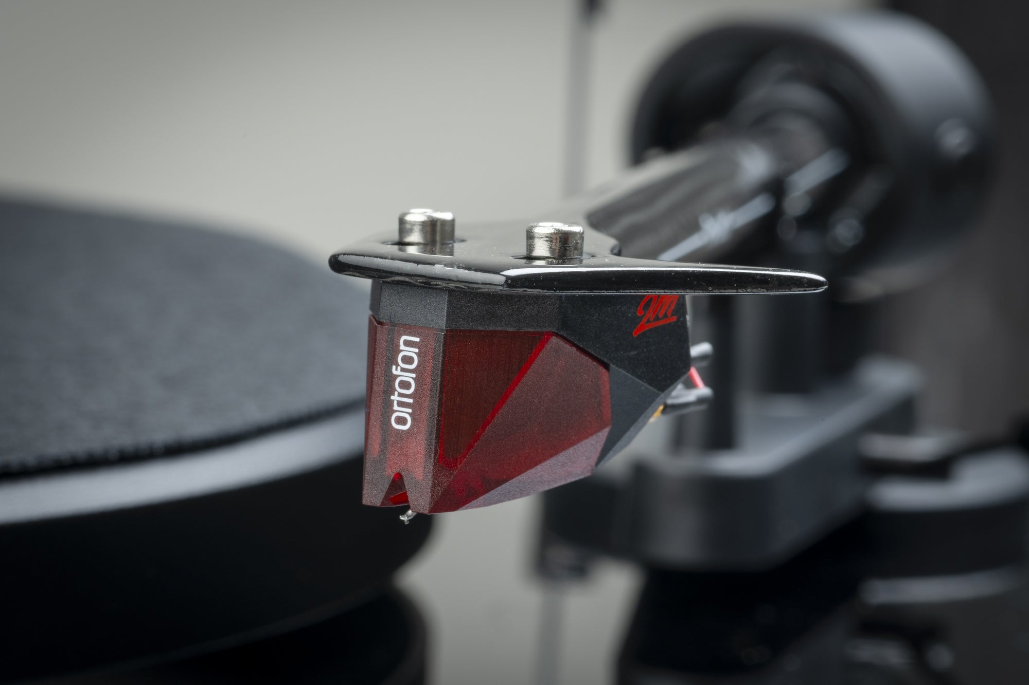 Pro-Ject Debut Carbon CLASSIC - 2M Red