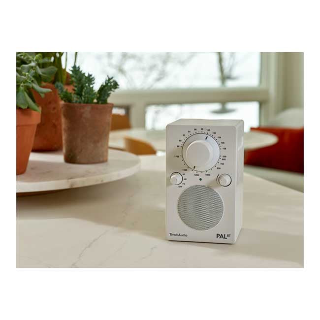 Tivoli PAL BT Bluetooth® / FM / AM / Portable radio - White